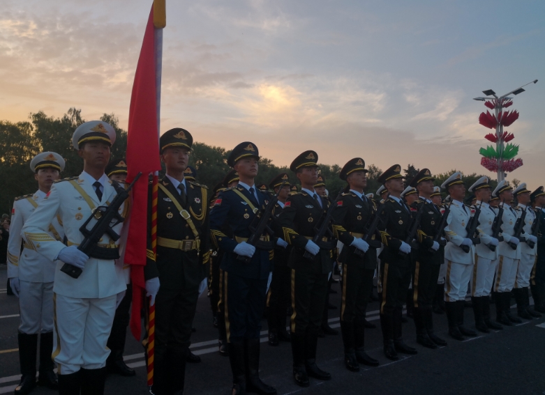 白俄罗斯队在田径比赛中展现出色