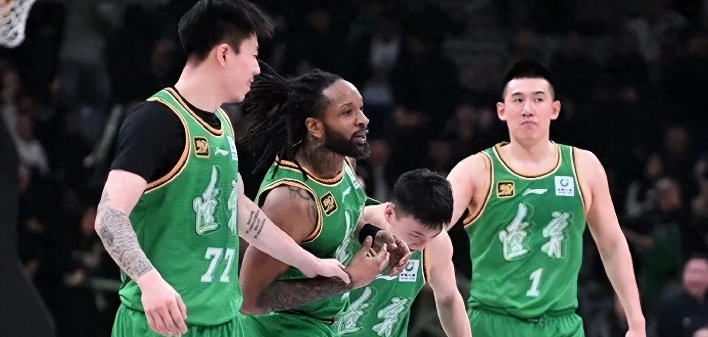 辽宁男篮击溃对手，轻松晋级下一轮