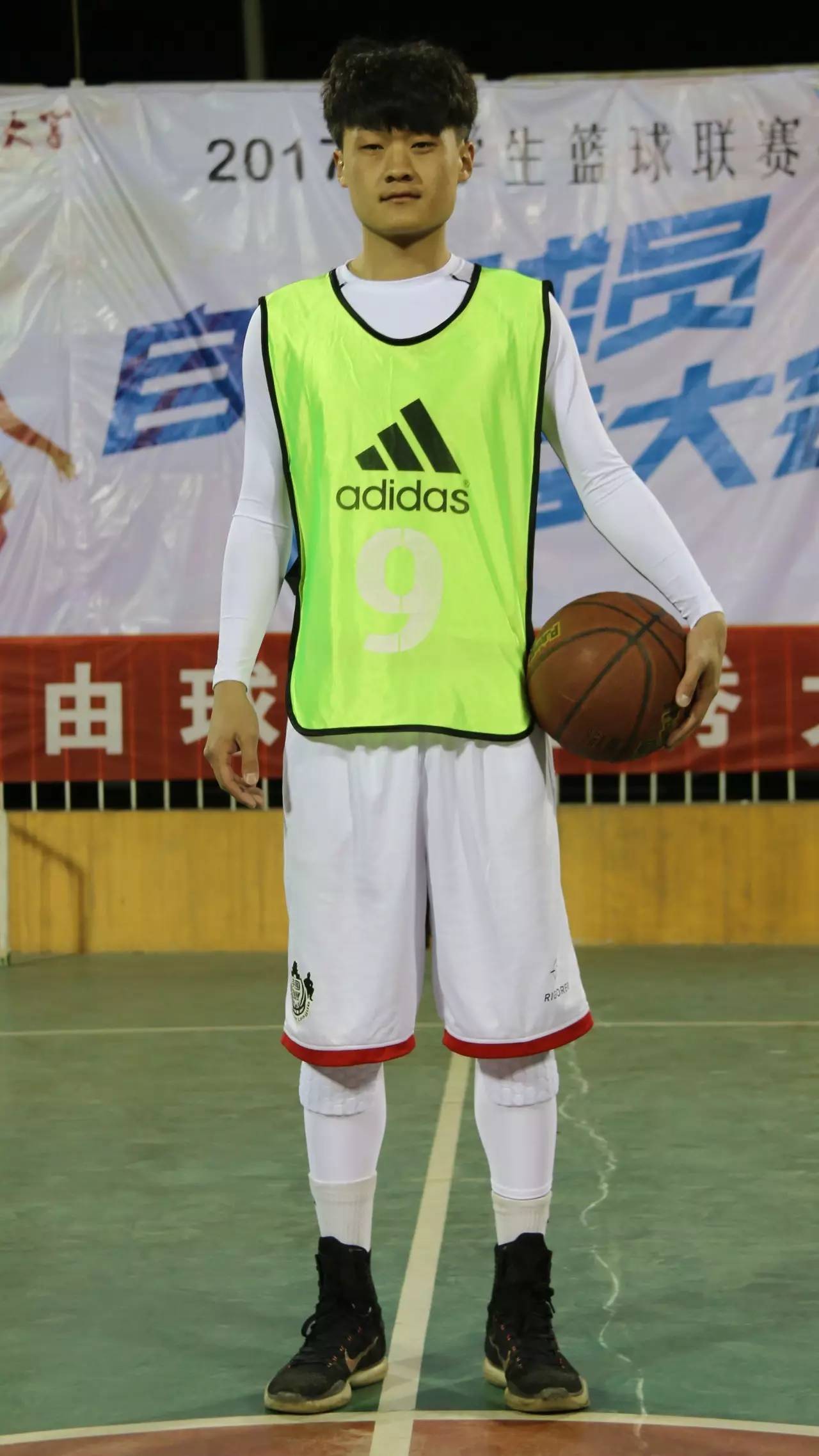 包含美洲篮球职业聚焦培训新秀，培养新一代球员的词条