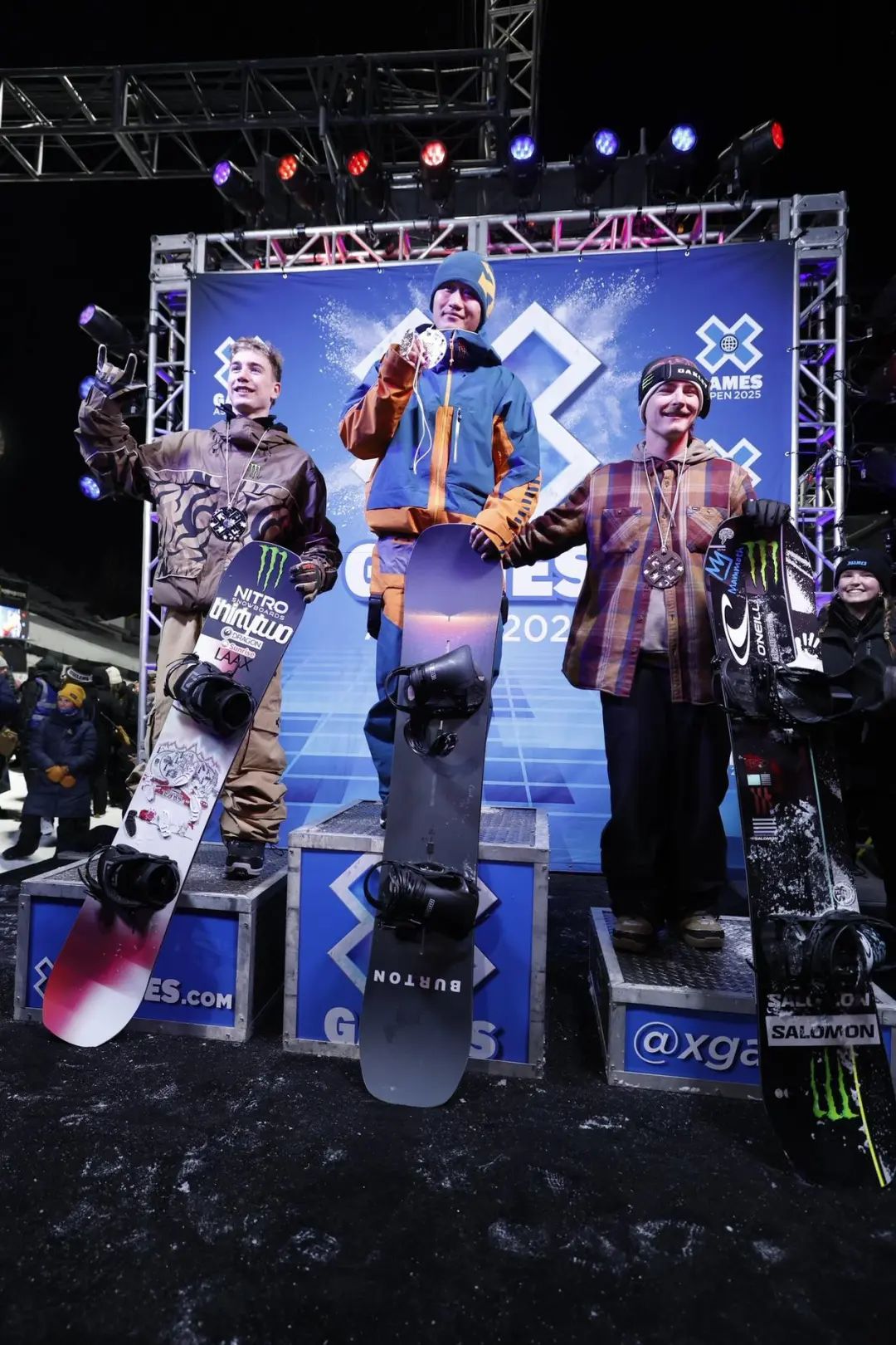 摩洛哥选手摘得滑雪大跳女子冠军