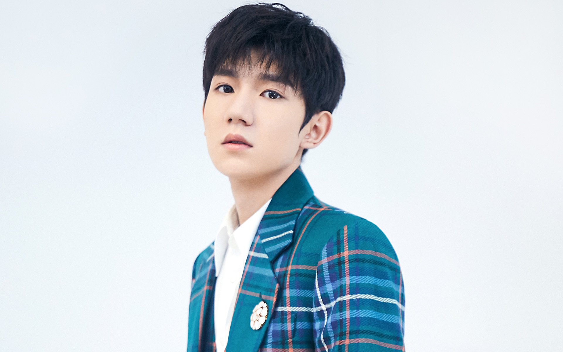 当本泽马戴帽统治赛场时，哥斯达黎加用十一人无名史诗将突尼斯斩落