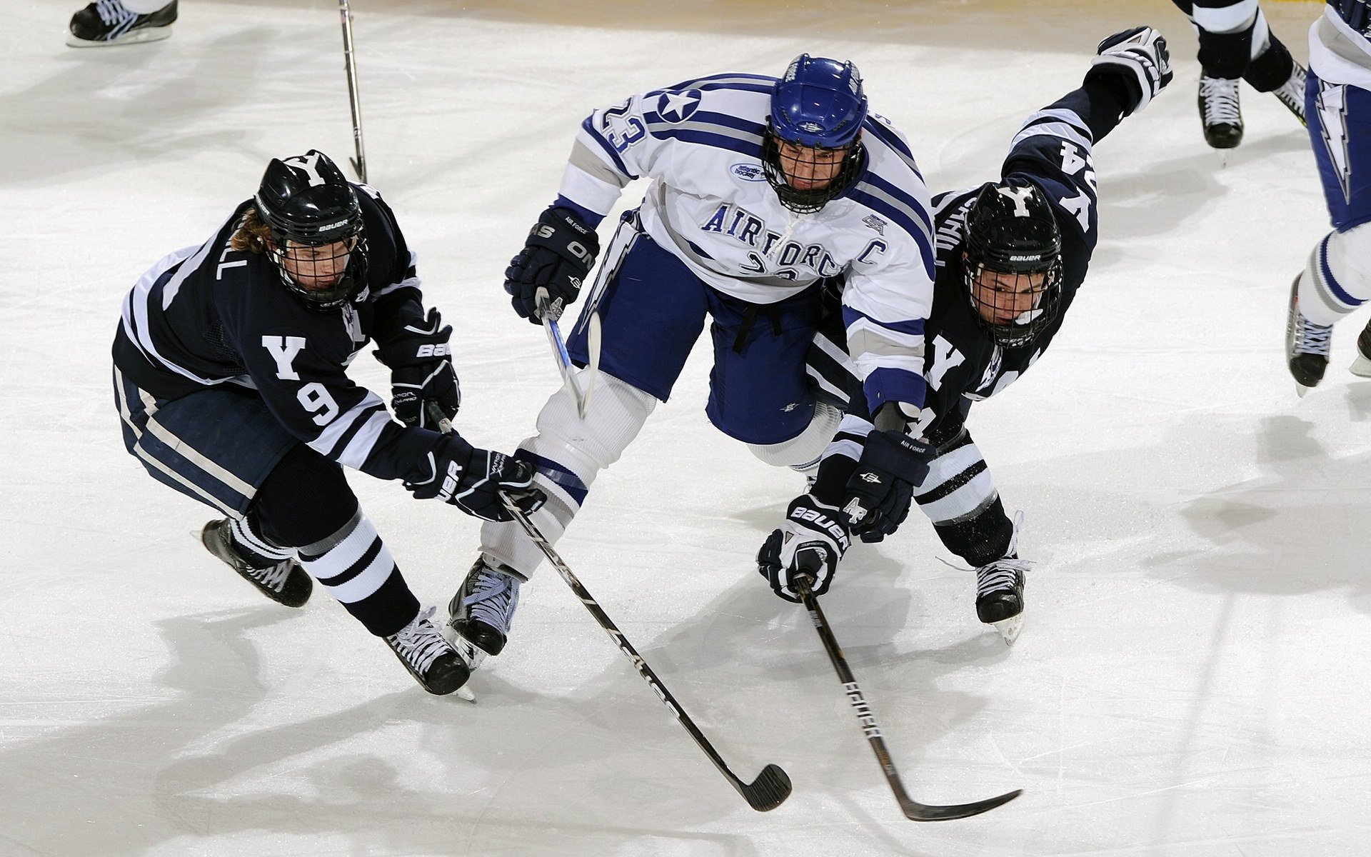 冰与火的权杖，马丁内利在雷克雅未克的寒夜中点燃逆袭